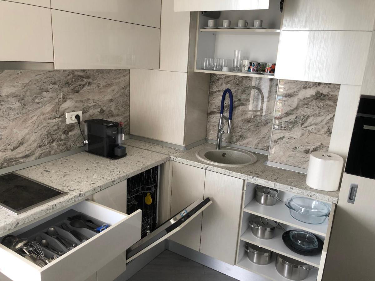 Luxury Westpark 2 Residence Lake View W6 Βουκουρέστι Εξωτερικό φωτογραφία
