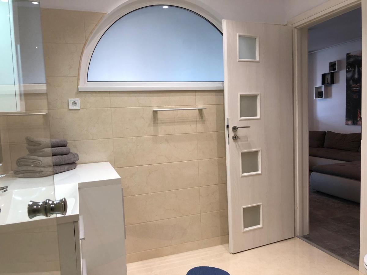 Luxury Westpark 2 Residence Lake View W6 Βουκουρέστι Εξωτερικό φωτογραφία